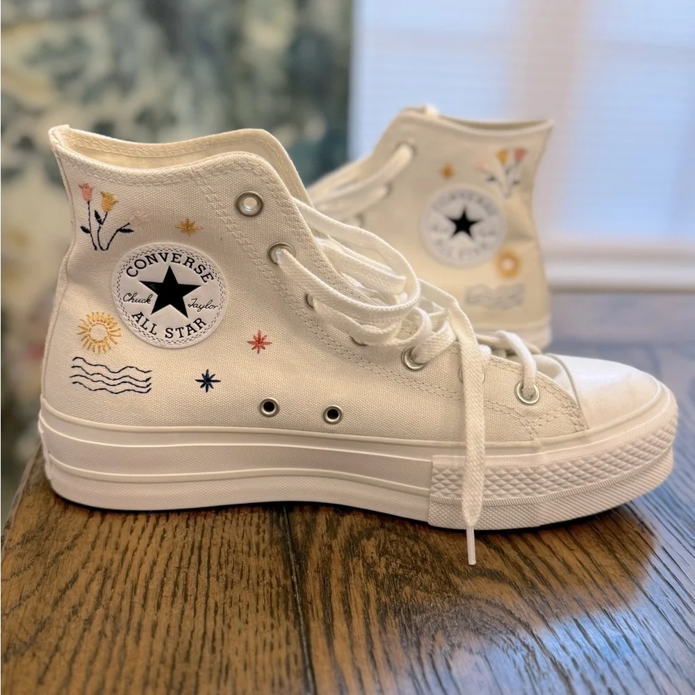 Converse Chuck Taylor All Star Lift Platform 'It's Okay To Wonder' Size 9